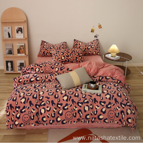 Fashion pink leopard home warm soft bed sets